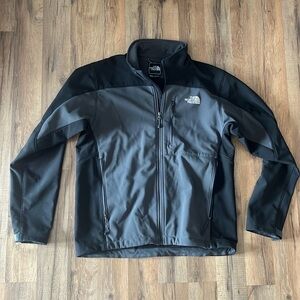 The North Face Men's Grey and Black Soft Shell Jacket
